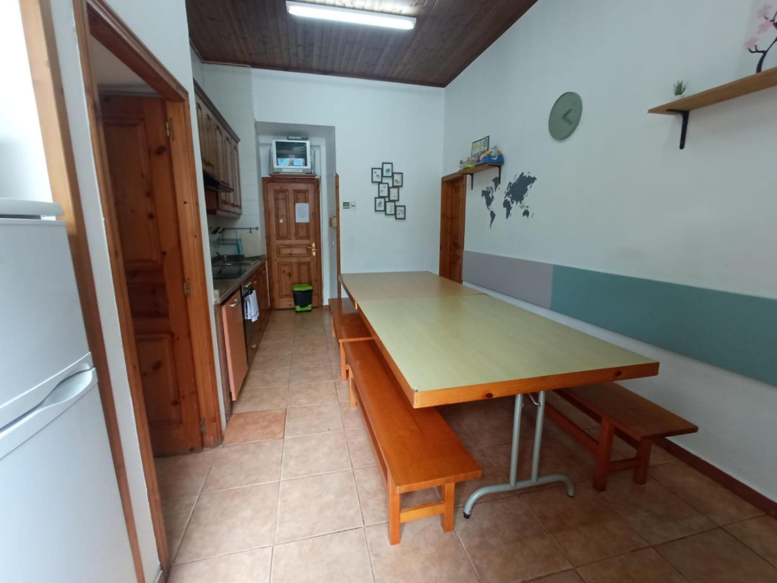Salon cocina albergue cangas de onis